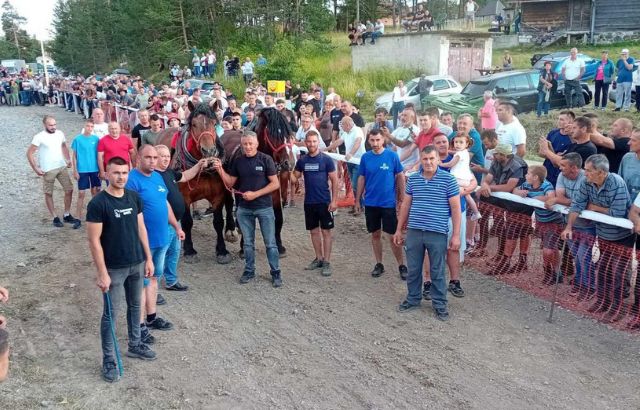 Прва Меморијална штрапаријада „Раде Ристановић“ окупила више од 50 такмичара